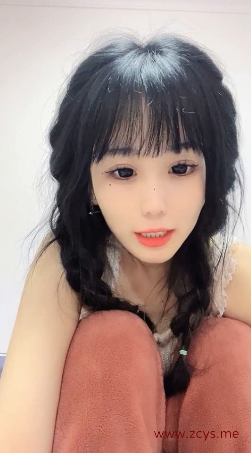 超清纯可爱主播 小智宝宝 近距离自慰大秀 2V/2.55G