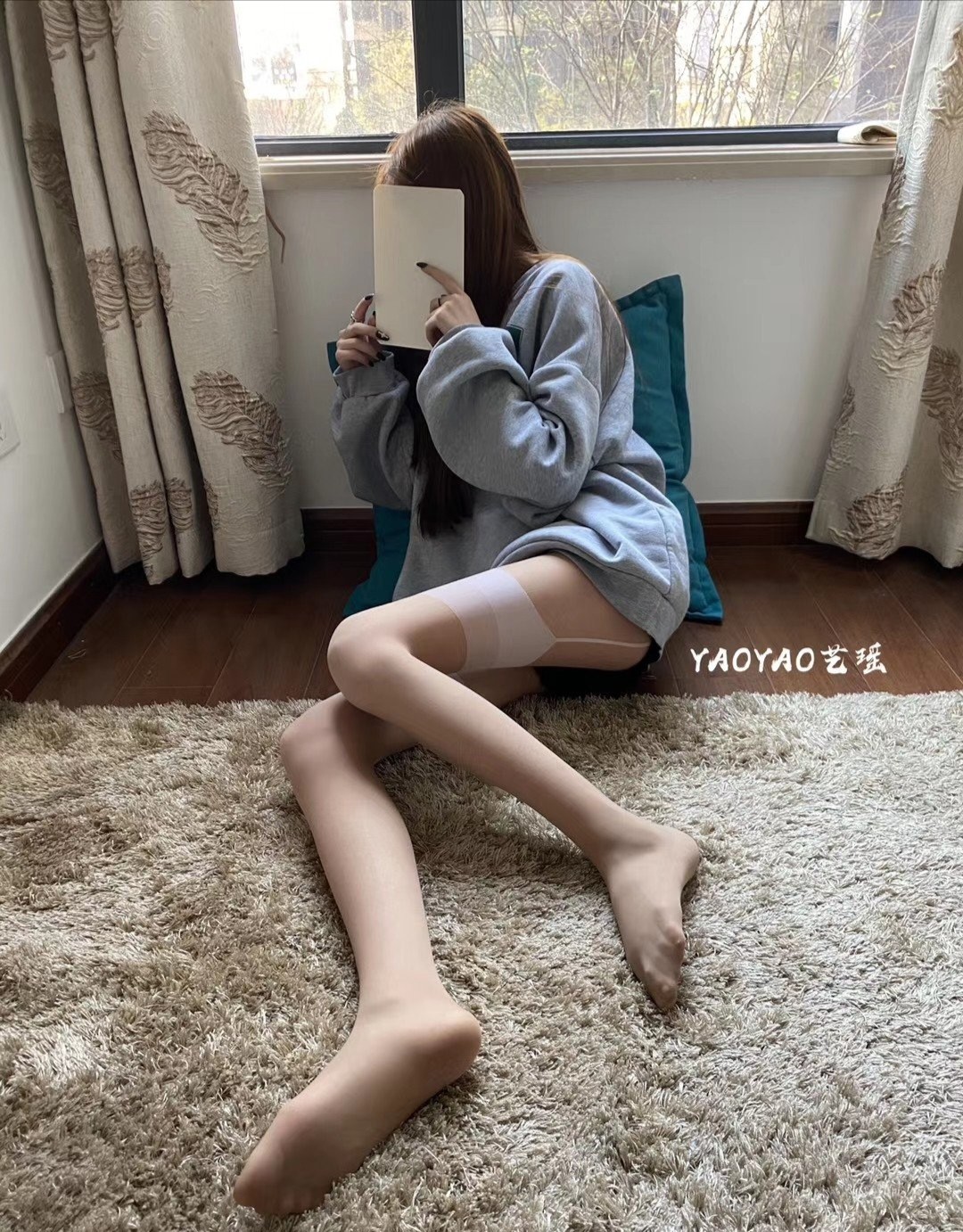 丝袜美腿 迷人的艺瑶(YAOYAO艺瑶) 微信朋友圈收费资源合集【531p 4v_507m】