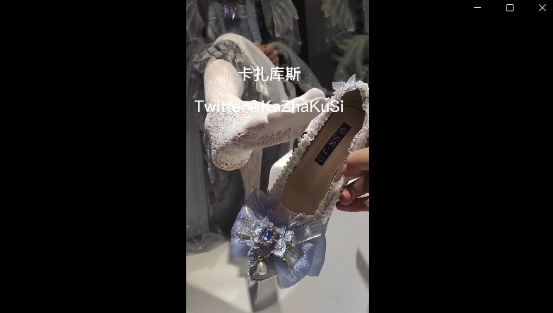 推特cosplay博主 卡扎库斯 绝版足交【615MB】