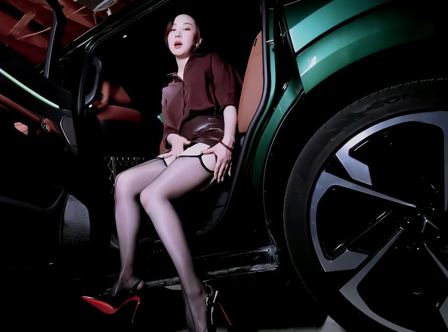 思琪姐姐 米菲兔~与女老板激情车震的日子！-福利岛