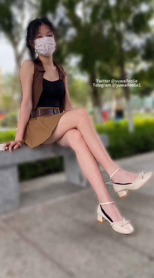 恋足大神【FeetSilk】套路女大学生