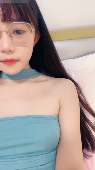 【甜饱兔子】眼镜小妹 十分诱惑