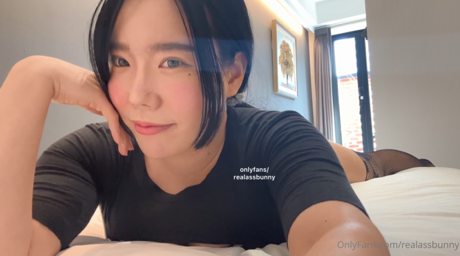 3024 超顶肥臀巨乳女神【realassbunny】OF 肛塞骑乘巴达兽