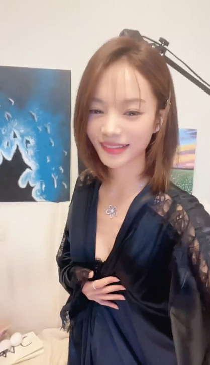 3046 【彩色的小熊宝宝】闺房中自慰玩得飞起-福利岛