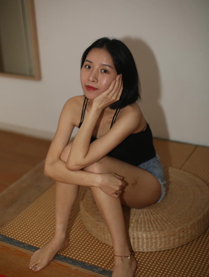 重磅无水印 极品国模 梦梦 大尺度人体私拍原图未修 【424P820M】