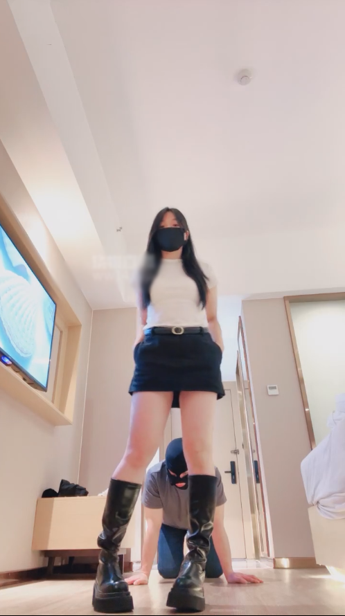 玩物直播妮蔻-250922 踩踏船袜插嘴【1V】【652MB百度云】-福利岛