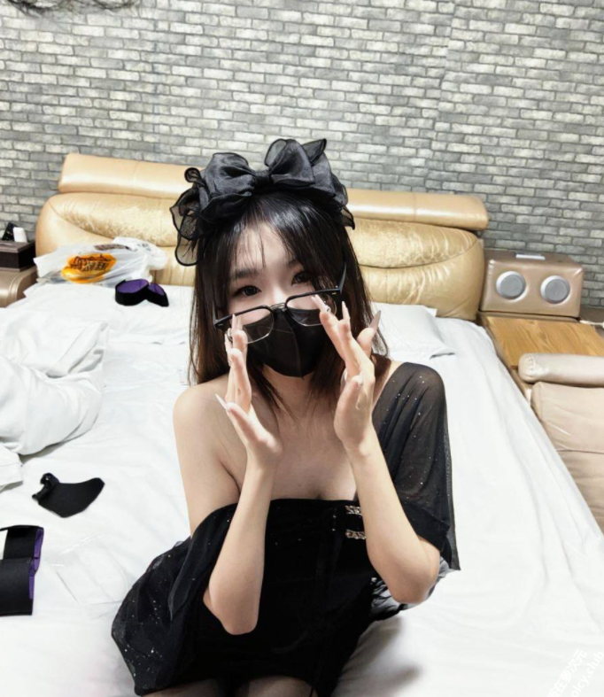 福利姬-琳宝-高价福利视图 2（25P,2V,774M）-福利岛