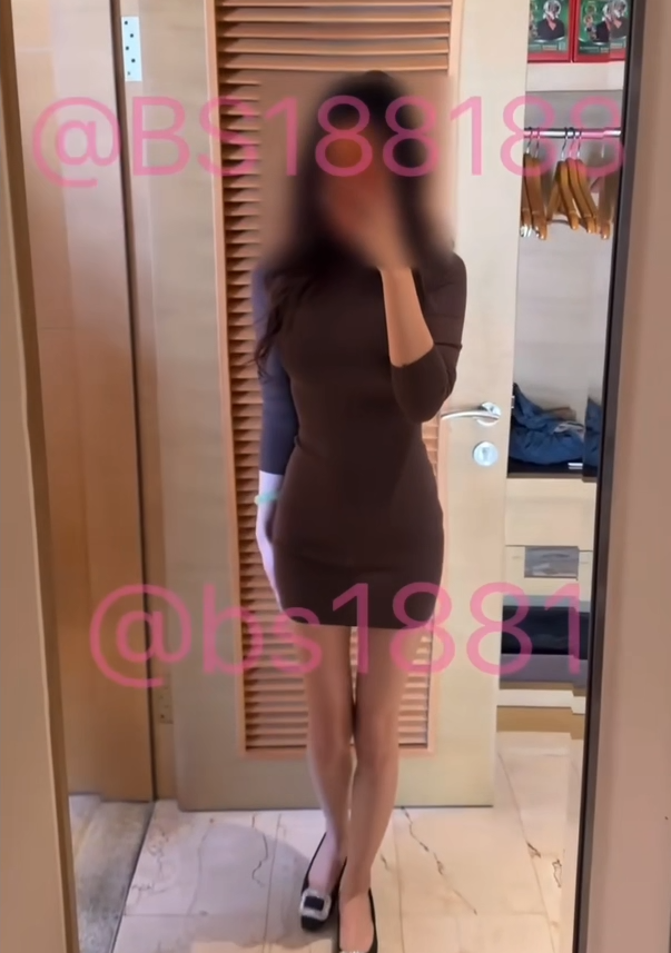 极品骚妹-仙人掌-11.10新 反差的身段，与香菜刚联动完，又参加另外一场3P（1V,655M）-福利岛