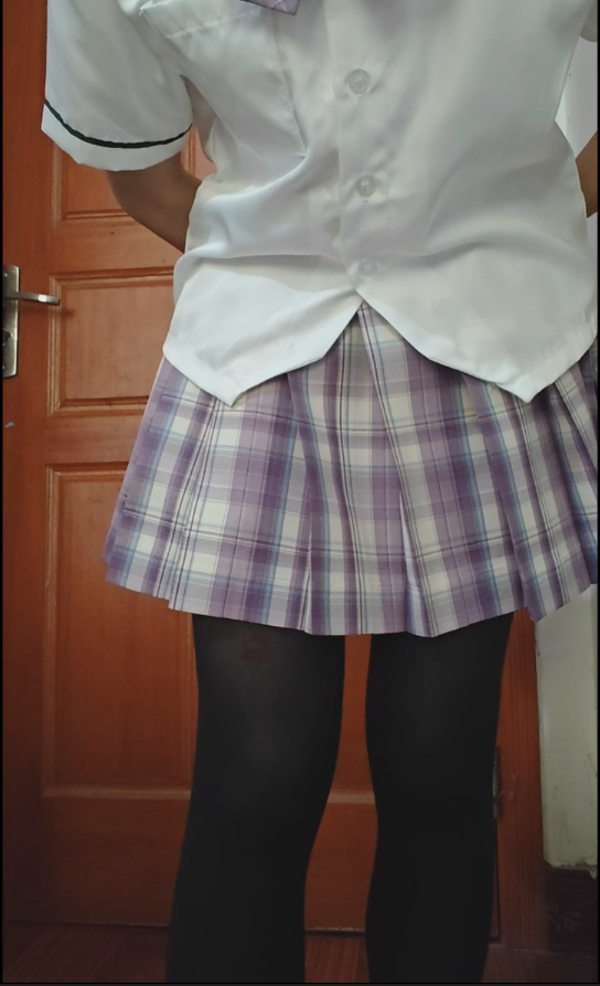 【新-足控】转转-jk 小皮鞋 黑过膝袜 秀足 羞辱 倒计时【1V】【114MB百度云】-福利岛