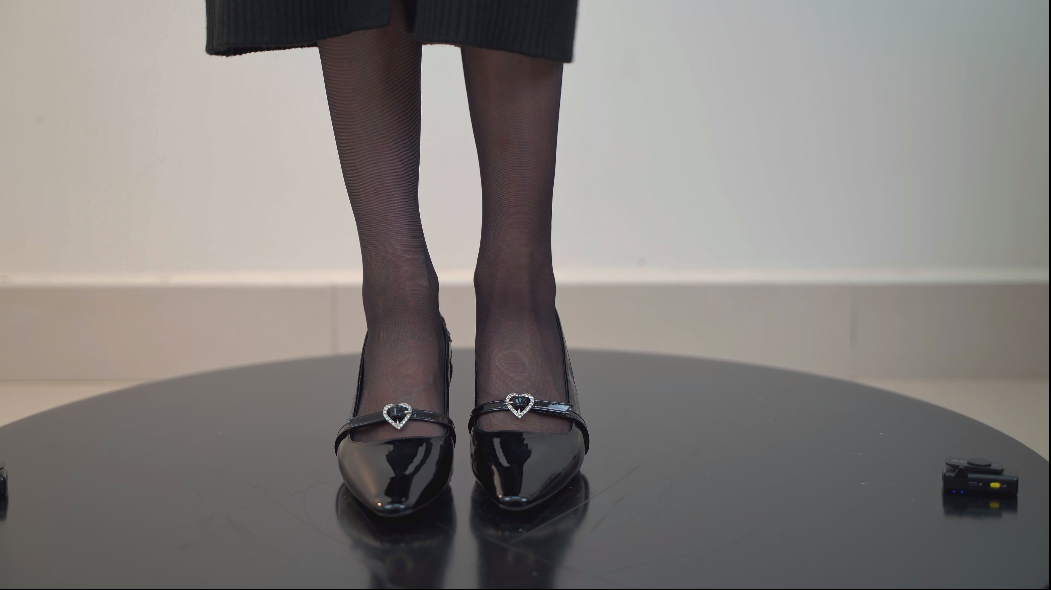 【新】B站UP倩婷miki-20250304黑丝黑高跟原声4K【1V】【286MB百度云】