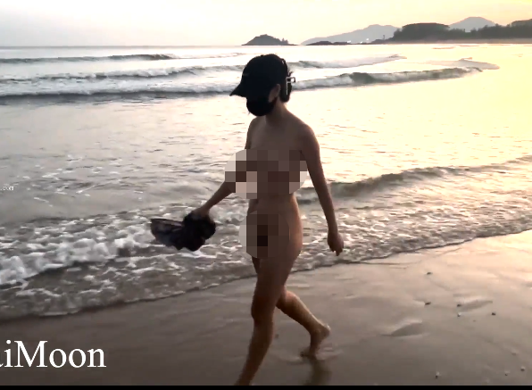 露出天花板狂人御姐-cikaimoon-新 海滩裸体无惧露出引路人嬉笑讨论（1V,495M）