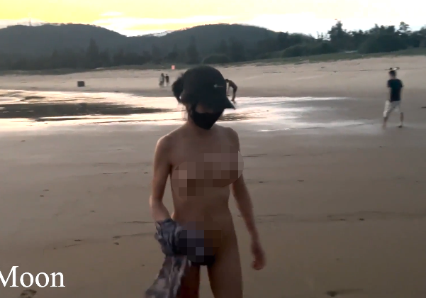 露出天花板狂人御姐-cikaimoon-新 海滩裸体无惧露出引路人嬉笑讨论（1V,495M）