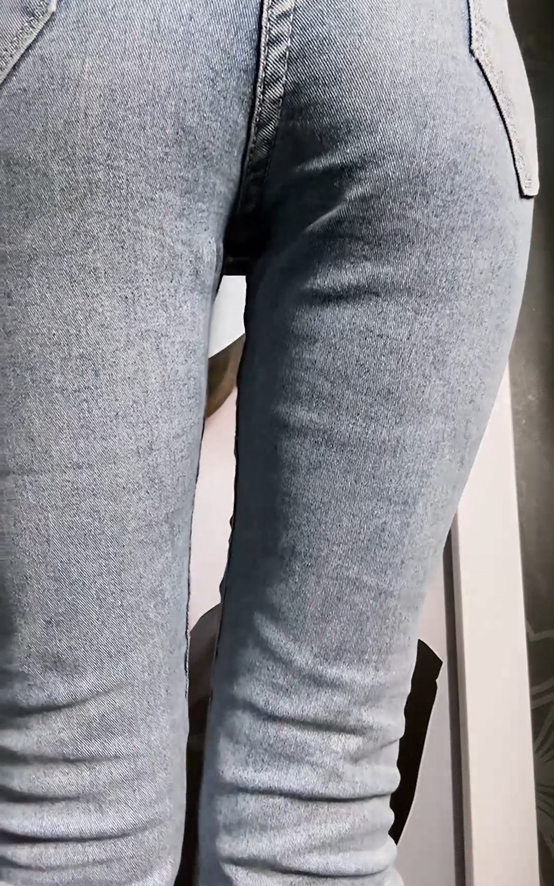 快手主播 燕儿(小舞)顶级VIP 11月骆驼趾骚B顶顶舞 【7V1.06G】