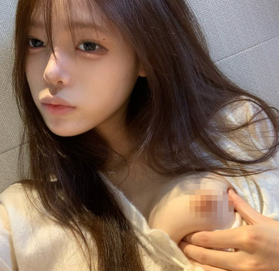 超极品颜值萝莉【小小绘H】11月最新付费福利 极品美乳,粉嫩小穴