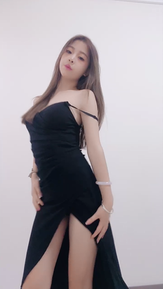 3162 『小艺同学』身材一级棒的小可爱-福利岛