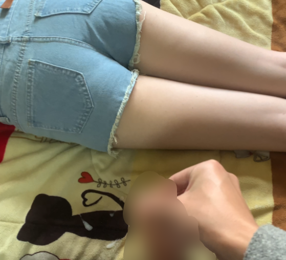 高颜气质长腿知名模特小姐姐私房拍摄换衣被记录射精撸断吊