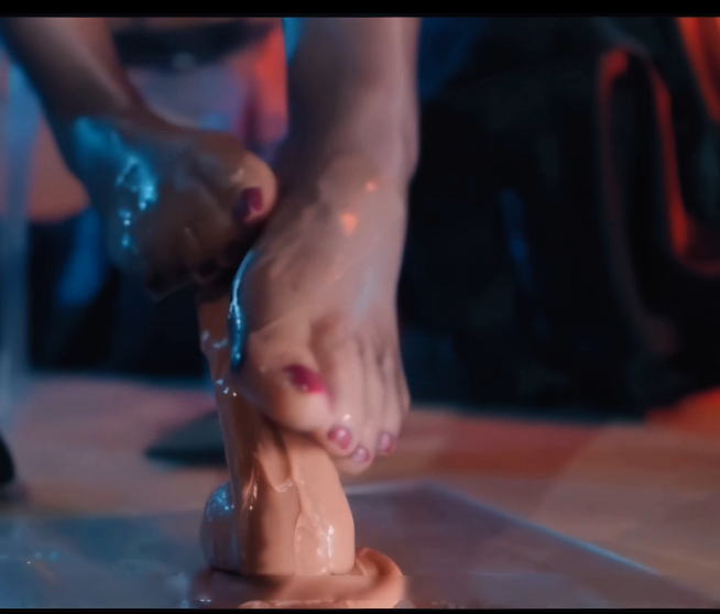 超人气寸止女神-nina-新 妈妈足交（1V,3.15G）