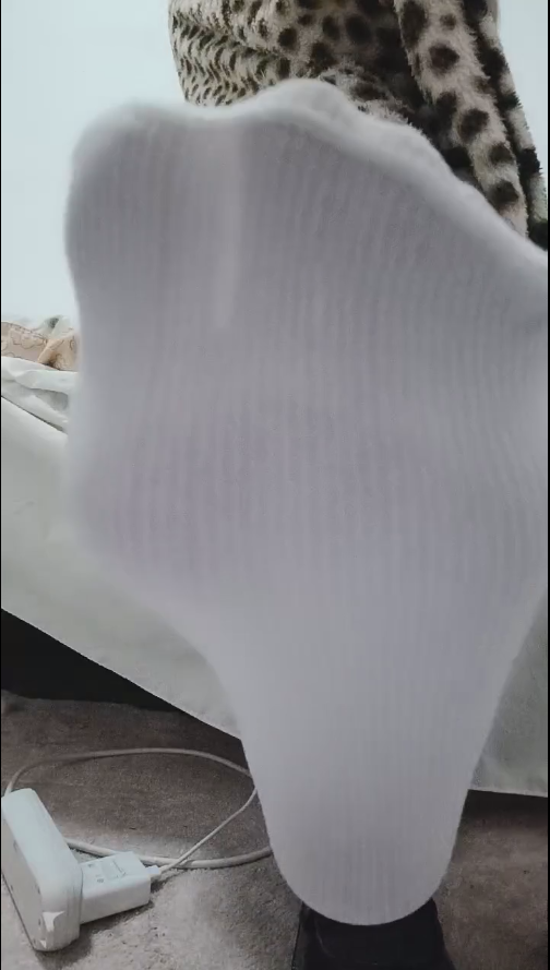 玩物直播杪杪-251021 香水榨精榨废狗鸡巴【1V】【382MB百度云】-福利岛