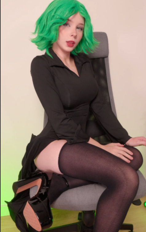 kovicki黑色过膝袜骑乘后入打桩内射流精1v150mb