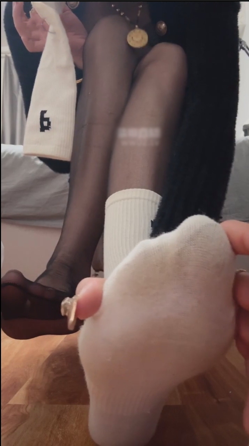 玩物直播观音大人-251021 pua榨取ATM白给【1V】【440MB百度云】-福利岛