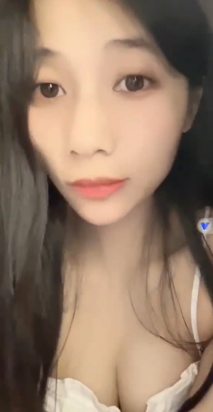 ❤️【兔呼】一对一收费平台 擦边露点淫语打飞机 【63V7.09G】