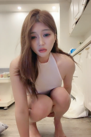 极品骚鸡主播-5娃会什么-自慰喷水秀（7V,3.46G）-福利岛