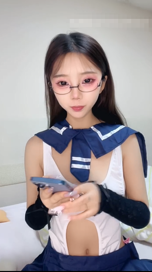 【03小师妹】眼镜反差婊 情趣水手服跳性感舞蹈自慰-福利岛