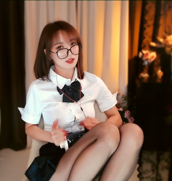 圈圈_黑丝JK学姐酥麻按摩呢喃耳语_温柔妈妈的诱惑黑白丝袜手套抚摸_口腔音_冥想放松 1V739M百度盘-福利岛