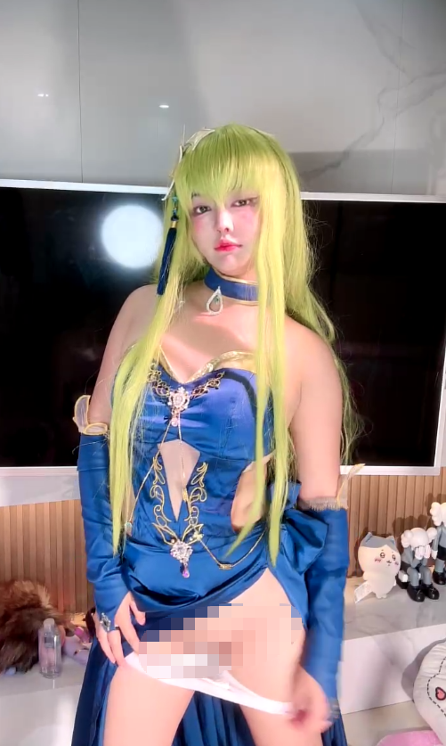 张晚萌 cos直播秀 【3V 2.3GB】-福利岛