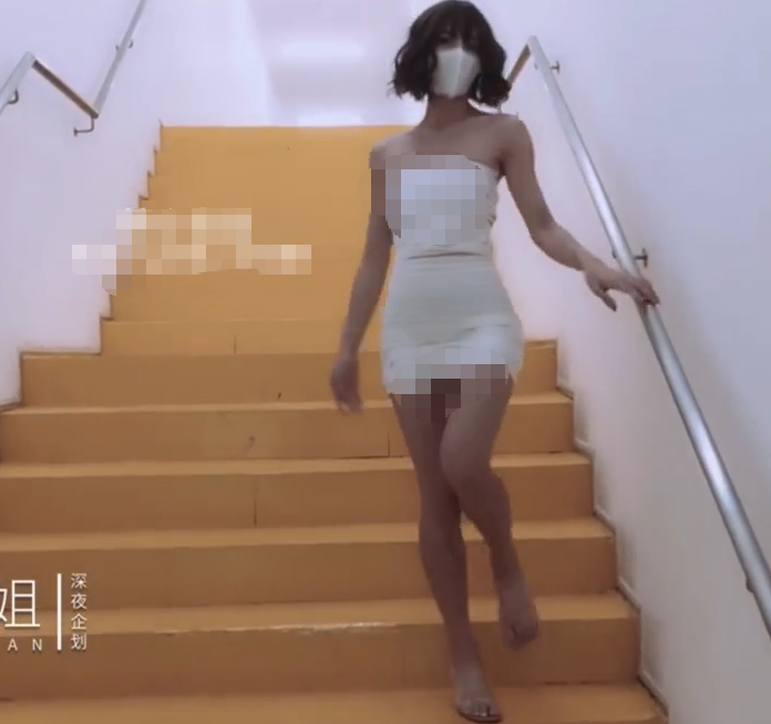 懂小姐-《艺术馆露出挑战》短发小姐姐艺术馆露出隐私地下车库自慰-福利岛