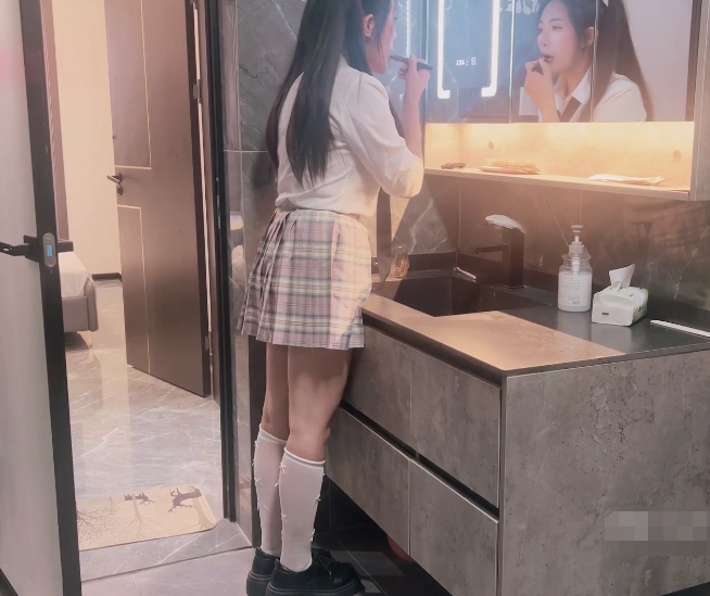 JK人妻取悦吃醋的男友-福利岛