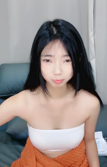 3379 清纯粉嫩少萝【小月儿】男人的天堂2v-福利岛