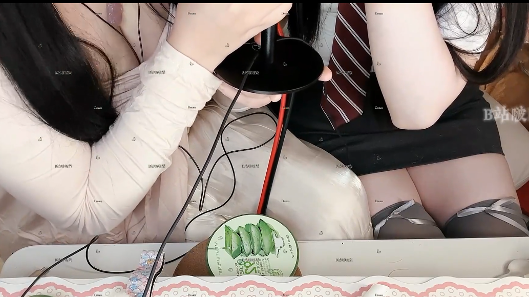 啵啵梨 ⚡️双人蝴蝶结过膝袜不规则吸管触发-孔雀鱼1V108M百度盘-福利岛
