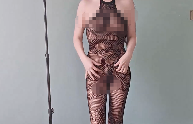 3404 攻略喷水骚妈 – 蟒纹连体情趣丝袜战大肉棒-福利岛