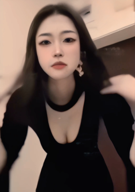 约炮大神-长沙纹身哥- 妹子元旦结婚婚前来一次3P告别赛(1V,970M)-福利岛