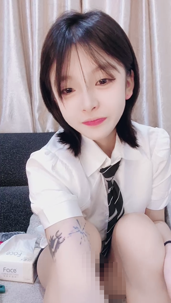 3454 淫乱盛宴『小艺同学』『源源baby』多人淫乱 嘴里一根逼里一根大肉棒 淫声荡语 终极梦想盛宴(3V)-福利岛