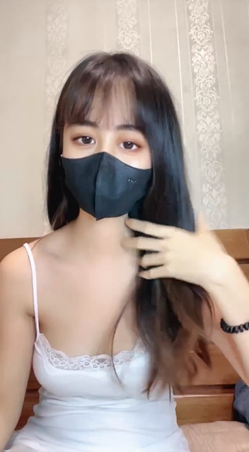 3467 爆乳大学生【你好香啊咦】奶子超漂亮 完美身材 大长腿好像还是处女3v-福利岛