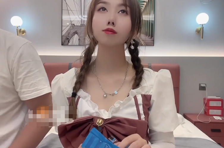 18岁小桃妹妹对肉欲的渴望已经到了极限-福利岛