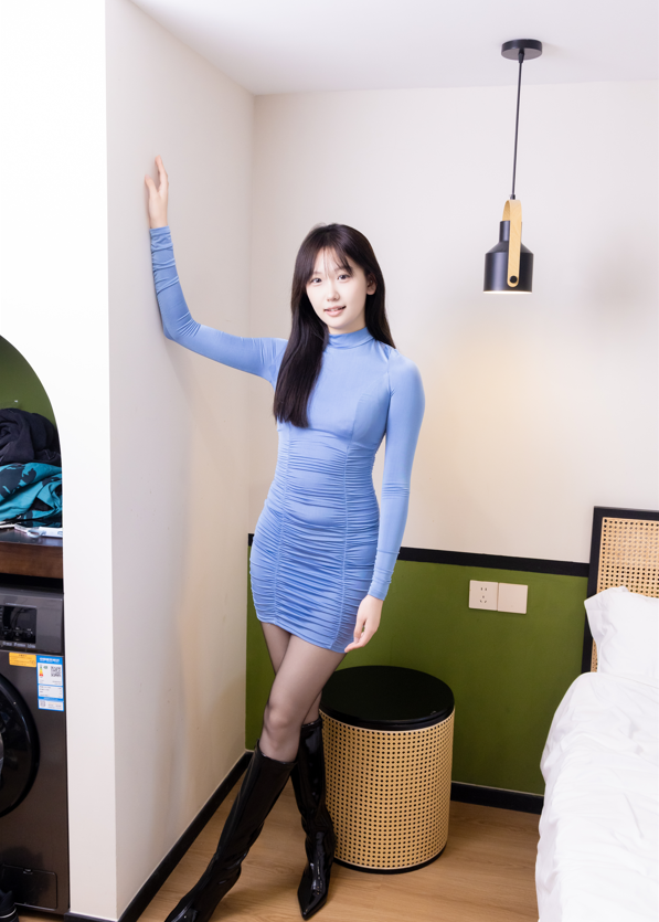 [BoBoSocks袜啵啵] NO.605 香菜 – 高跟长靴 薄蓝丝 薄黑丝【148P1V6.95G】-福利岛