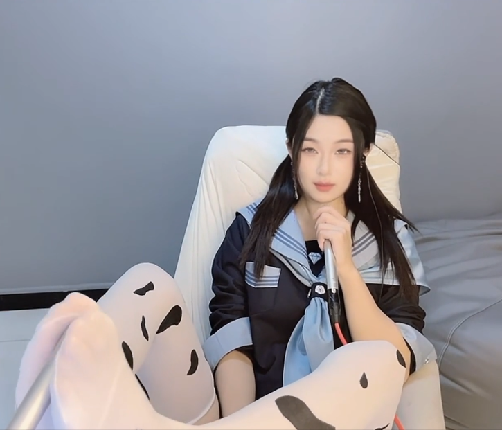 桃子baby 深夜开视频帮学长…+身材秀+表情秀+倒计时+阿颜黑 2V403M百度盘-福利岛