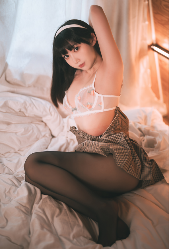 面饼仙儿 NO.153 黑丝露营JK 【40P500M】-福利岛