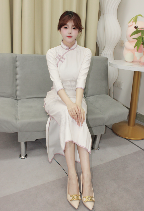 小众视觉 040 – 小薯条长款旗袍尖头高跟鞋(足底版) 【98P1V4.1G】-福利岛