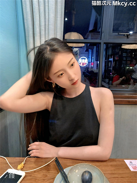 宋婷-哈尔滨颜值气质美女与男友性爱视图 [73p+16v/2.44G] 预览图 3