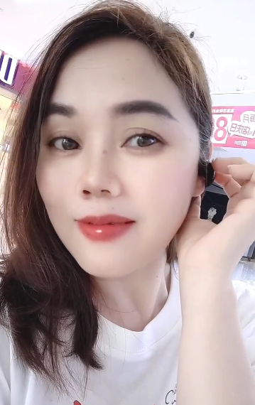 快手肉感轻熟女-轻舞小梅-骚舞福利(11V,663M)-福利岛