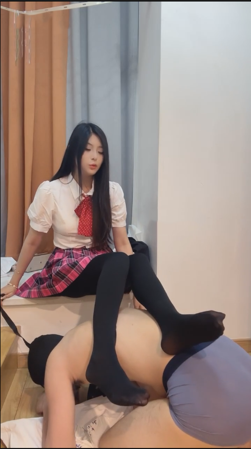 玩物直播小懿-251101 厚黑皮鞋JK公主调教傻逼【1V】【502MB百度云】-福利岛