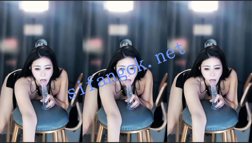 【网易CC】沐木 全裸玩转大阳具，尺度极限！！！【1V】【749M】 预览图 11