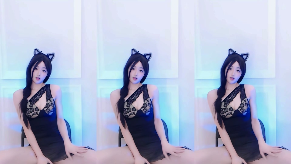 网易cc 草莓付费无水定制 包臀露内诱惑骚舞【5V】【1.38G】 预览图 7