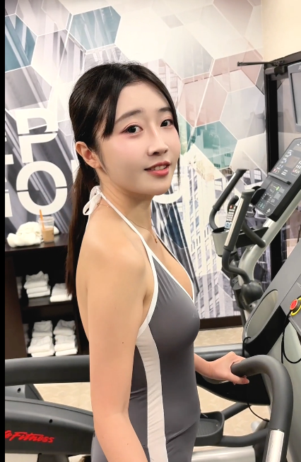 湾湾极品嫩妹-玲奈lenasu2567(Sakurai rena) -of原版新 搭讪健身女(1V,1.35G)-福利岛