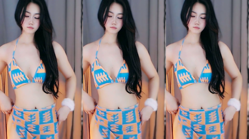 网易CC鱼摆摆付费定制无水定制裸舞收藏版【7V】【3.28G】 预览图 1