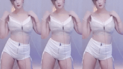 【CC】卡戴珊麻雀 大尺度定制 裸舞抖胸 大奶乳摇【6V】【199M】 预览图 6